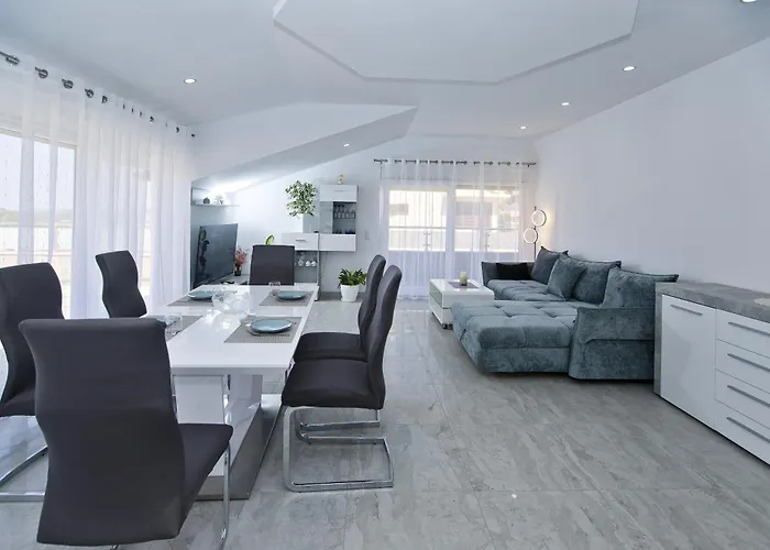 Apartments Divkovic